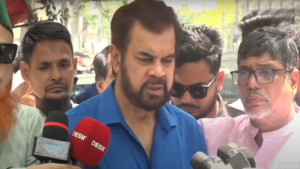 ফিলিস্তিনে হামলার প্রতিবাদে রাস্তায় ইলিয়াস কাঞ্চন