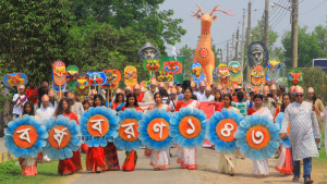 খুলনায় উৎসবমুখর পরিবেশে বাংলা বর্ষবরণ