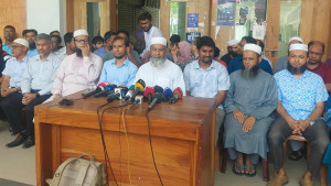অনশনে না গিয়ে আলোচনায় সংকট সমাধানের আহ্বান কুয়েট প্রশাসনের