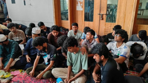 আমরণ অনশনে কুয়েট শিক্ষার্থীরা