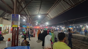‘এইবার ঈদে চ্যালচ্যালায়া বাড়িত গেছি, চ্যালচ্যালায়া ঢাহা যাইতাছি’
