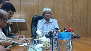 সব শর্ত মেনে আইএমএফের ঋণ নেওয়া হবে না: অর্থ উপদেষ্টা