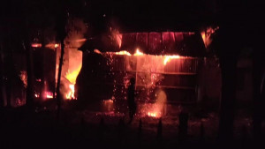 ছাত্রলীগ সভাপতি সাদ্দামের বাড়ির একটি ঘরে আগুন