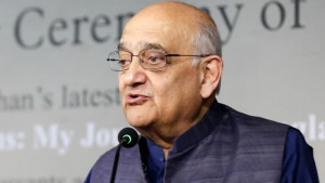 যুক্তরাষ্ট্রের বিকল্প হিসেবে ইইউ জোটে হিস্যা বাড়াতে হবে: রেহমান সোবহান