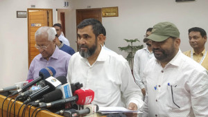নির্ধারিত সময়ে মতামত না পেয়ে আদালতের আদেশ বাস্তবায়ন করা হয়েছে: ইসি সানাউল্লাহ