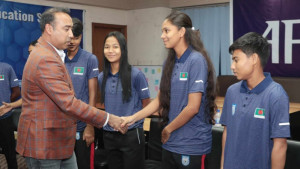 সৌজন্য সাক্ষাতে পুরস্কারের কথা মনে করালেন সাবিনারা