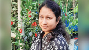 তারপরও আয়েশারা এগিয়ে চলে