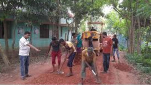 প্রকল্প বন্ধ, কাজও নেই  দুর্ভোগে দরিদ্র শ্রমিকরা