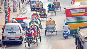তুলকালামের পরের দিনই উল্টো পথে অটোরিকশা