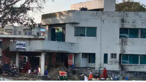 পাবলিক লাইব্রেরি ভবনে কমিউনিটি সেন্টার