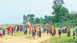 পঞ্চায়েত সমিতির  ঘর দখল নিয়ে সংঘর্ষ  আহত অর্ধশতাধিক