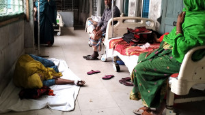 হাসপাতালে ডায়রিয়ার প্রকোপ শয্যা ও স্যালাইন সংকট