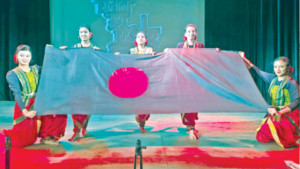 ‘বিপ্লবীরা মরে না তারা মৃত্যুঞ্জয়ী’