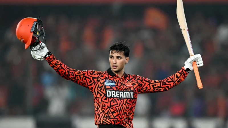 অভিষেকের তাণ্ডবের দিনে হায়দরাবাদের যত রেকর্ড অভিষেকের তাণ্ডবের দিনে হায়দরাবাদের যত রেকর্ড