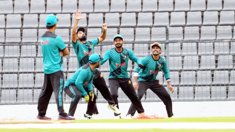 জিম্বাবুয়ের বিপক্ষে কিপিংয়ের দায়িত্বে কে, চিন্তায় টিম ম্যানেজমেন্ট জিম্বাবুয়ের বিপক্ষে কিপিংয়ের দায়িত্বে কে, চিন্তায় টিম ম্যানেজমেন্ট
