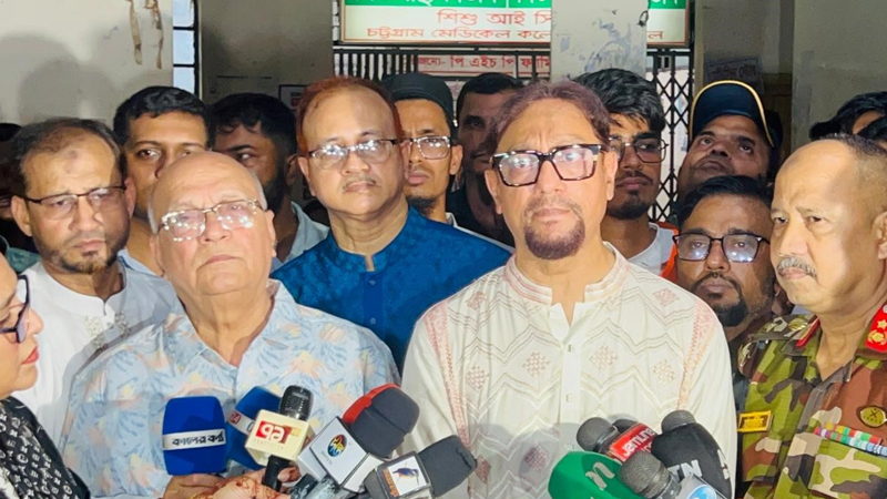 আহতদের প্রয়োজনে বিদেশে পাঠানোর ঘোষণা উপদেষ্টা ফারুক ই আজমের আহতদের প্রয়োজনে বিদেশে পাঠানোর ঘোষণা উপদেষ্টা ফারুক ই আজমের