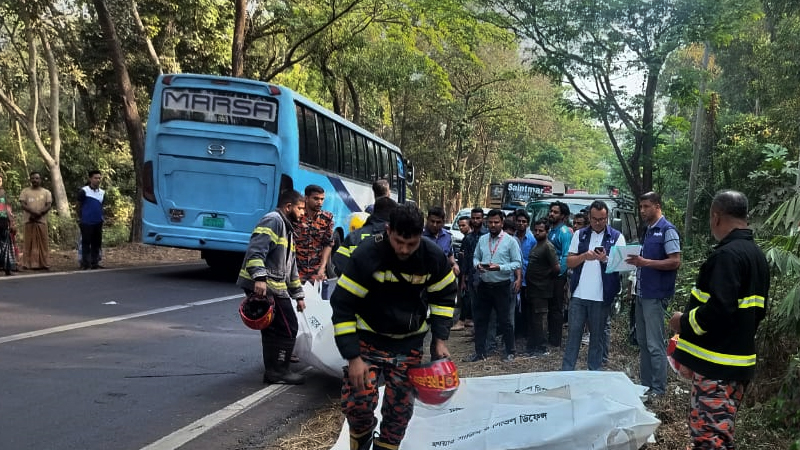 এক দুর্ঘটনায় নিঃস্ব দুই পরিবার এক দুর্ঘটনায় নিঃস্ব দুই পরিবার