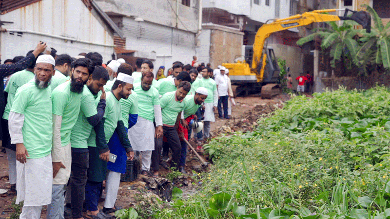 জামায়াতের উদ্যোগে শুরু বির্জাখাল খনন জামায়াতের উদ্যোগে শুরু বির্জাখাল খনন