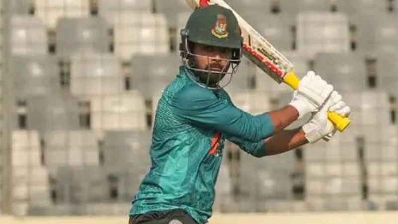 নিষেধাজ্ঞা পিছিয়ে মাঠে নেমে ৩৭ রান করলেন হৃদয় নিষেধাজ্ঞা পিছিয়ে মাঠে নেমে ৩৭ রান করলেন হৃদয়