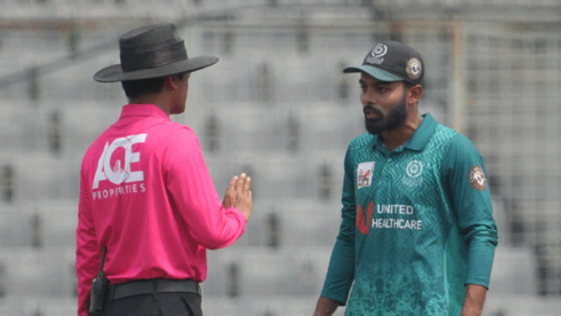 ‘তিনি আন্তর্জাতিক মানের আম্পায়ার হলে, আমিও আন্তর্জাতিক খেলোয়াড়’ ‘তিনি আন্তর্জাতিক মানের আম্পায়ার হলে, আমিও আন্তর্জাতিক খেলোয়াড়’