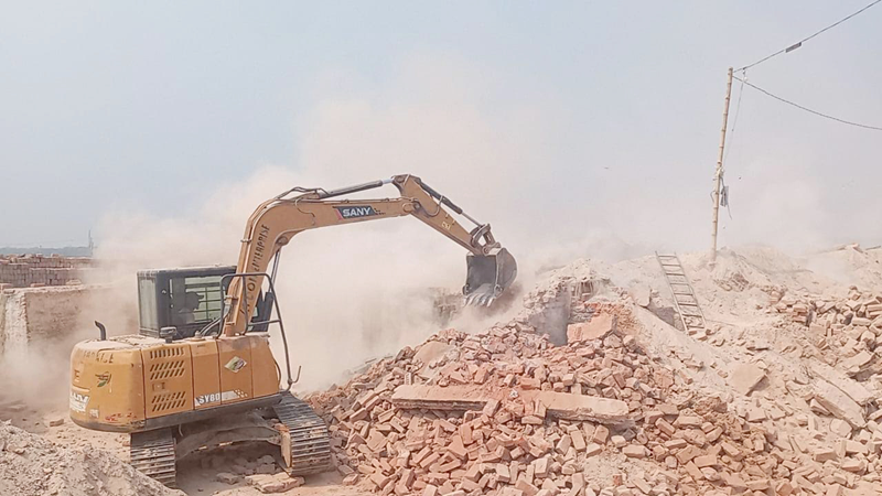 ঘটা করে অভিযান, দু’দিন পর ফের চালু অবৈধ ইটভাটা ঘটা করে অভিযান, দু’দিন পর ফের চালু অবৈধ ইটভাটা