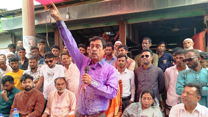 ‘নির্বাচনে ৩ সিট পাইত না, কিন্তু টেংগের উপরে টেং তুইল্লা বড় বড় কথা কয়’ ‘নির্বাচনে ৩ সিট পাইত না, কিন্তু টেংগের উপরে টেং তুইল্লা বড় বড় কথা কয়’