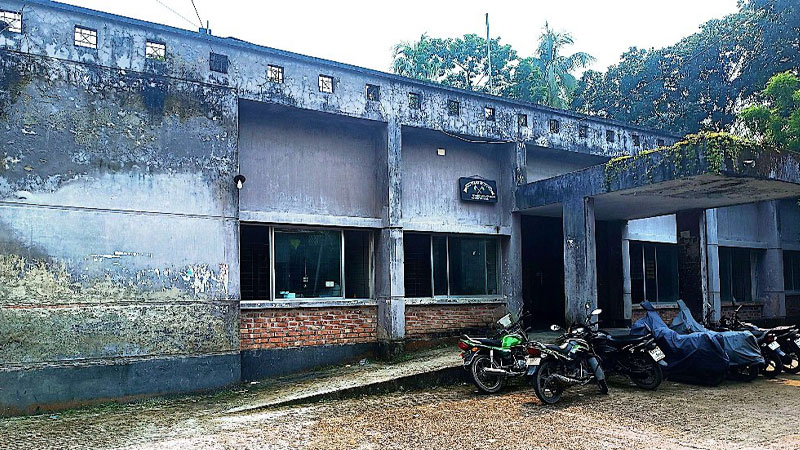 নলছিটিতে সাব-রেজিস্ট্রারের ঘুষ-দুর্নীতির অভিযোগে দলিল লেখকদের কর্মবিরতি নলছিটিতে সাব-রেজিস্ট্রারের ঘুষ-দুর্নীতির অভিযোগে দলিল লেখকদের কর্মবিরতি