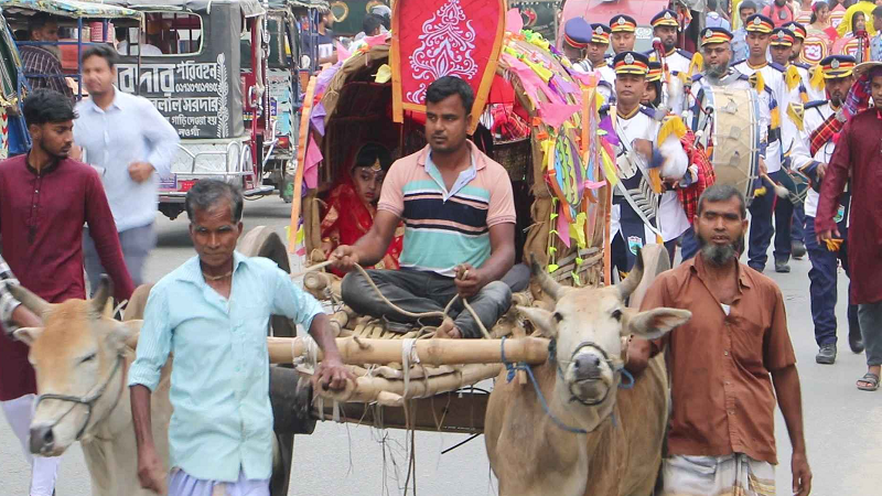 নওগাঁয় বর্ণিল আয়োজনে বর্ষবরণ আনন্দ শোভাযাত্রা নওগাঁয় বর্ণিল আয়োজনে বর্ষবরণ আনন্দ শোভাযাত্রা