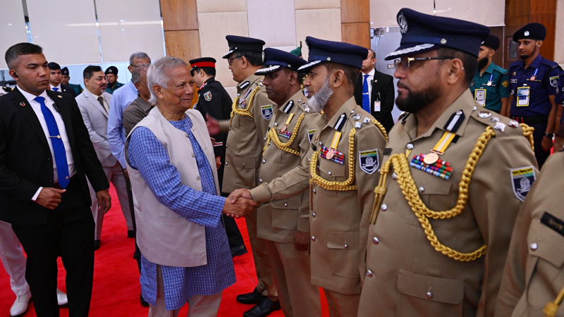 পুলিশ সপ্তাহ উদ্বোধন করলেন প্রধান উপদেষ্টা পুলিশ সপ্তাহ উদ্বোধন করলেন প্রধান উপদেষ্টা