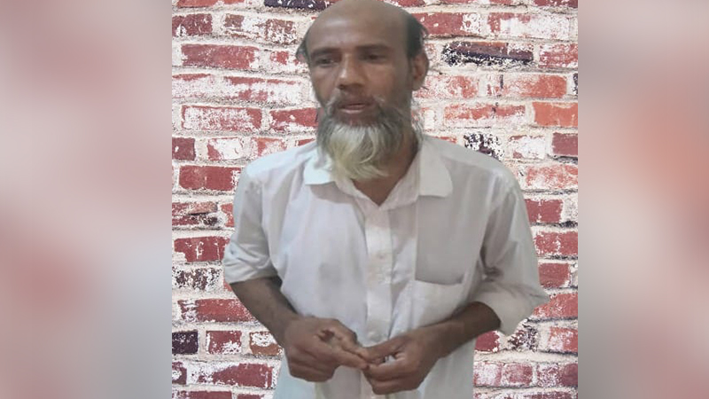 স্ত্রীকে হত্যার পর ছুরি হাতে লাশের পাশে বসেছিলেন রব মিয়া স্ত্রীকে হত্যার পর ছুরি হাতে লাশের পাশে বসেছিলেন রব মিয়া