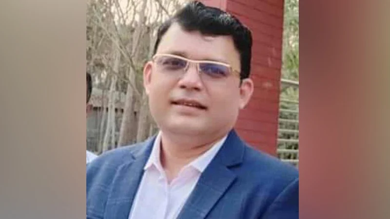 রাজধানীতে সাবেক স্বরাষ্ট্রমন্ত্রীর ‘ক্যাশিয়ার’সহ গ্রেপ্তার ২ রাজধানীতে সাবেক স্বরাষ্ট্রমন্ত্রীর ‘ক্যাশিয়ার’সহ গ্রেপ্তার ২