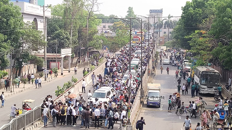 সাতরাস্তায় অবরোধ: যান চলাচলে পুলিশের নতুন নির্দেশনা সাতরাস্তায় অবরোধ: যান চলাচলে পুলিশের নতুন নির্দেশনা