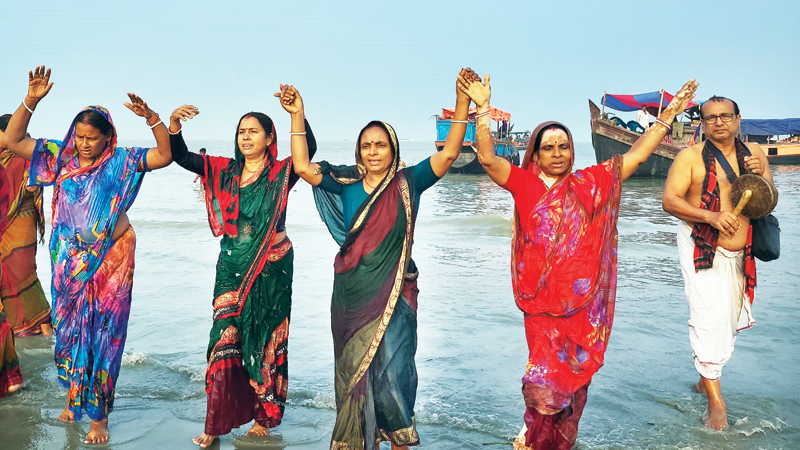 দুবলার চরের রাসমেলা ঐতিহ্যের সাম্প্রতিক রূপ দুবলার চরের রাসমেলা ঐতিহ্যের সাম্প্রতিক রূপ