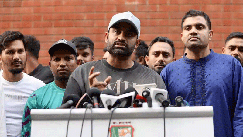 বিতর্কিত হৃদয়কে বাঁচাতে একাট্টা কেন ক্রিকেটাররা বিতর্কিত হৃদয়কে বাঁচাতে একাট্টা কেন ক্রিকেটাররা