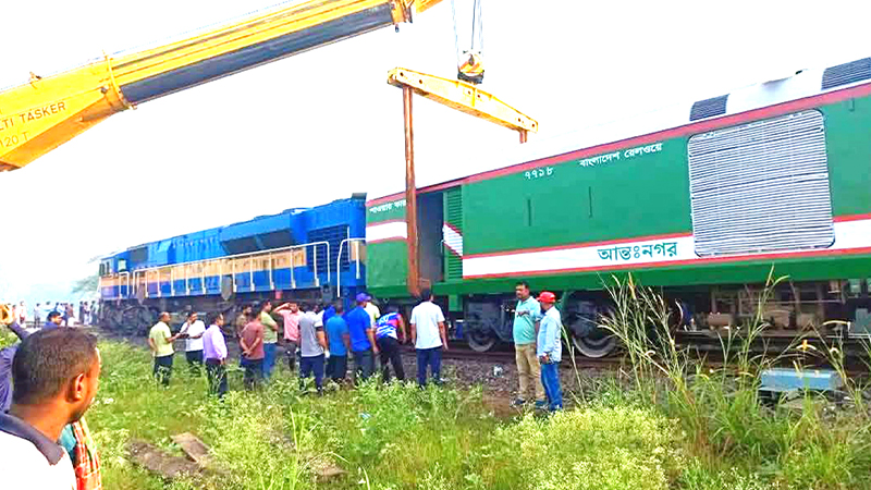 ঈশ্বরদীতে পঞ্চগড় এক্সপ্রেস লাইনচ্যুত, স্টেশন মাস্টার বরখাস্ত ঈশ্বরদীতে পঞ্চগড় এক্সপ্রেস লাইনচ্যুত, স্টেশন মাস্টার বরখাস্ত