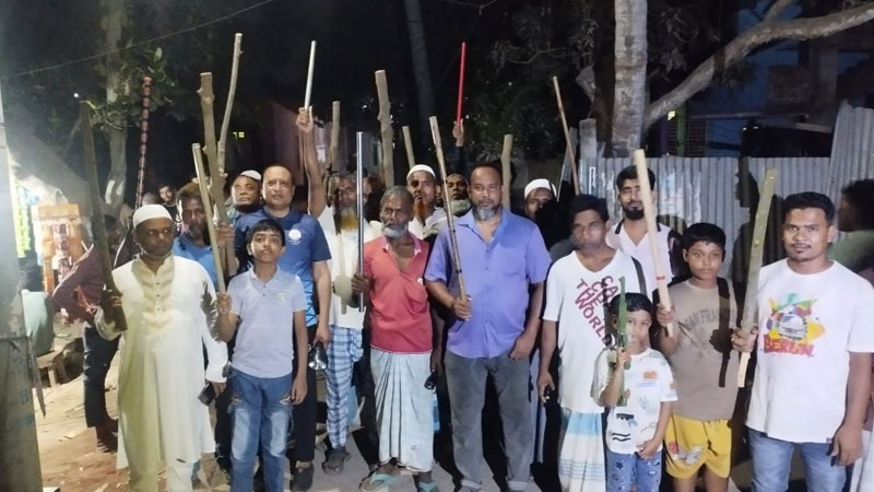 ডাকাত আতঙ্কে নির্ঘুম রাত ডাকাত আতঙ্কে নির্ঘুম রাত