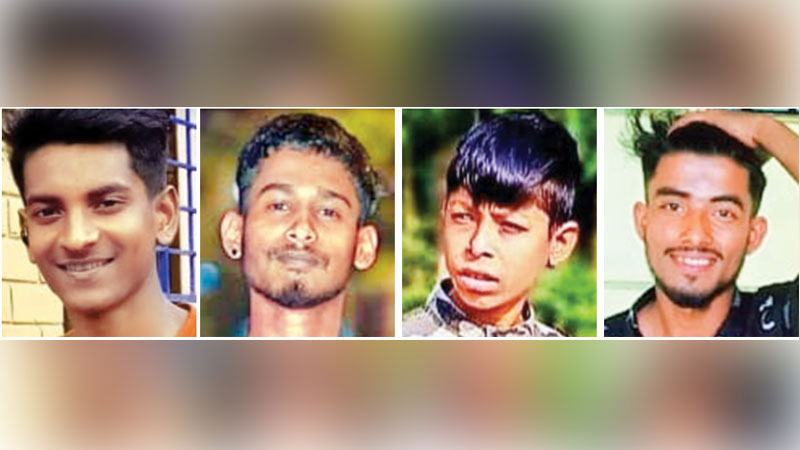 চারজনের ‘শহীদ’ মর্যাদার ভাগ্য জেলা প্রশাসকের হাতে চারজনের ‘শহীদ’ মর্যাদার ভাগ্য জেলা প্রশাসকের হাতে