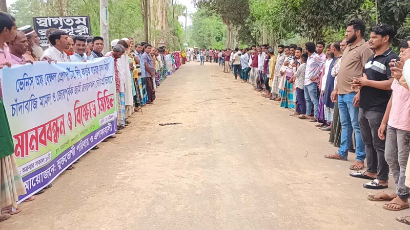 জমি দখলের প্রতিবাদ করায় মামলা-হয়রানি জমি দখলের প্রতিবাদ করায় মামলা-হয়রানি