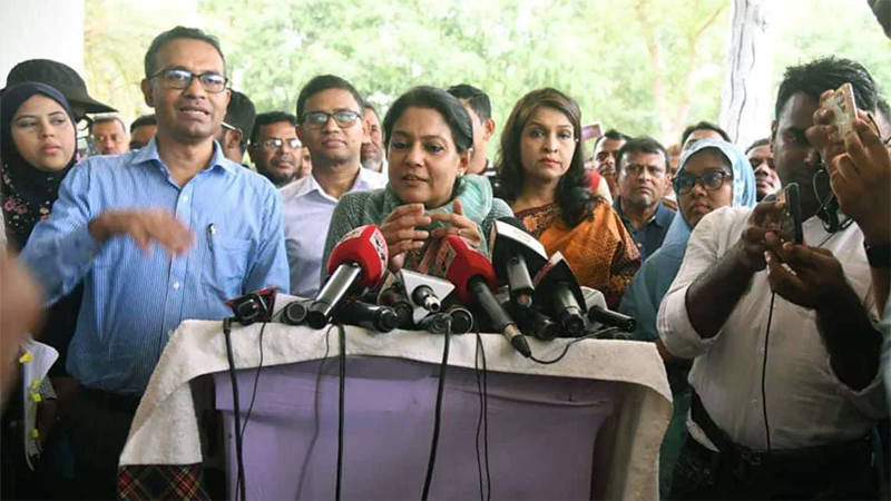 বাসে সাফারি পার্ক ঘুরে দেখলেন উপদেষ্টা রিজওয়ানা বাসে সাফারি পার্ক ঘুরে দেখলেন উপদেষ্টা রিজওয়ানা