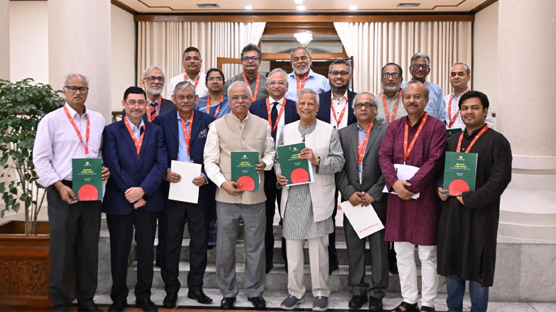 প্রধান উপদেষ্টার কাছে প্রতিবেদন জমা দিলো শ্রম সংস্কার কমিশন প্রধান উপদেষ্টার কাছে প্রতিবেদন জমা দিলো শ্রম সংস্কার কমিশন