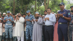 উত্তরায় স্কুলে বিমান বিধ্বস্ত: রজনীর কবরে বিমান বাহিনীর শ্রদ্ধা