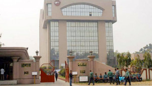 তদন্ত হলেও বিমানে থামছে না স্বর্ণপাচার, বরখাস্তদের হাজিরা এখন বলাকায়