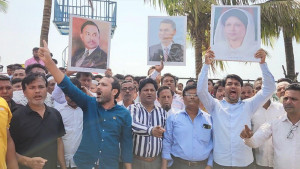 এনসিপি নেতাদের উপস্থিতির খবরে হোটেলের সামনে বিএনপি নেতাকর্মীদের বিক্ষোভ 