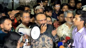 হলে ছাত্ররাজনীতি নিষিদ্ধ করা হলো, বললেন ঢাবি উপাচার্য