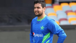 পাকিস্তানি ক্রিকেটার হায়দার আলিকে সাময়িক নিষেধাজ্ঞা