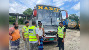 কুমিল্লায় স্বামী-স্ত্রী ও ২ সন্তান নিহত: উল্টো পথে আসা হানিফ পরিবহনের সেই বাস জব্দ