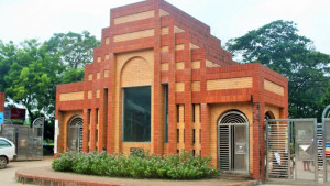 জাবিতে গণ-অভ্যুত্থানে হামলায় জড়িত ৬৪ শিক্ষার্থী আজীবন বহিষ্কার, সনদ বাতিল ৭৩ জনের
