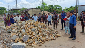 জৈন্তাপুরে টাস্কফোর্সের অভিযানে ১৪ হাজার ঘনফুট পাথর জব্দ