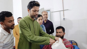 পায়ের আঙুল এনে লাগানো হলো হাতে