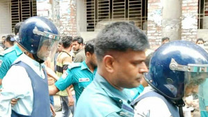 সাবেক ভারপ্রাপ্ত মেয়র কিরণ রিমান্ডে, আতিকুলকে দেখানো হলো গ্রেপ্তার